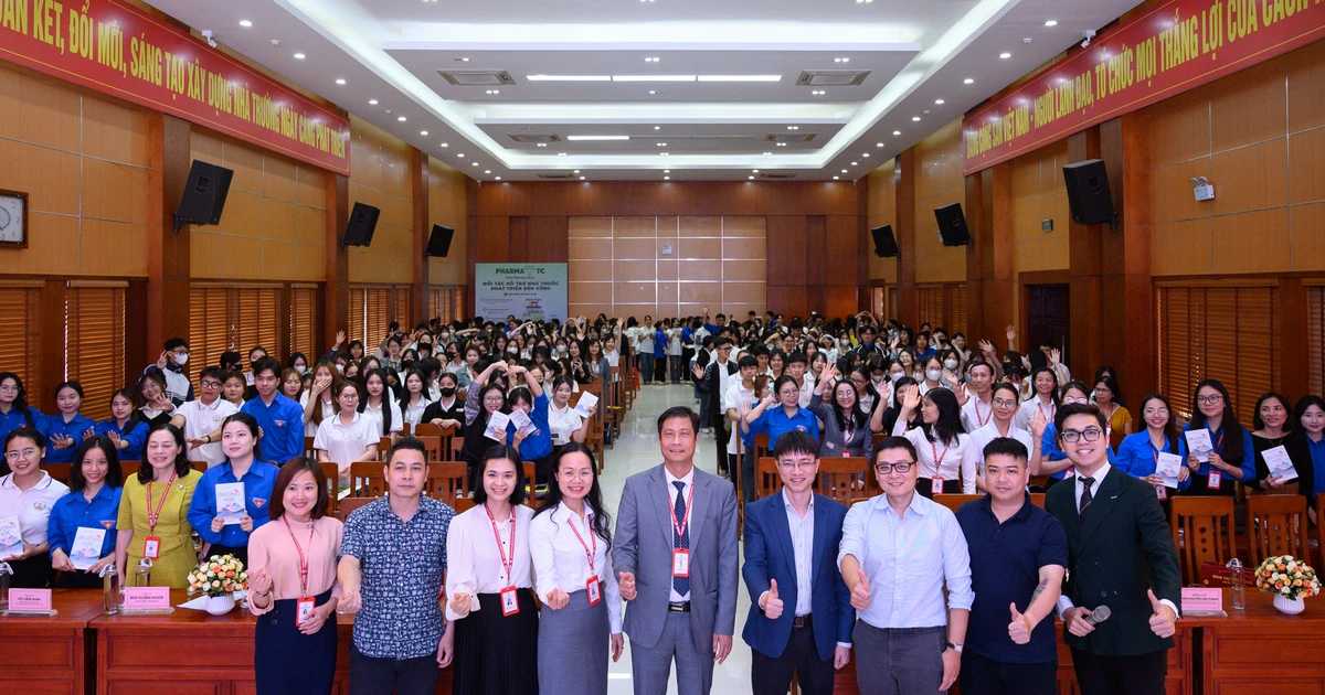 Sinh viên ngành Dược "chạm mặt" làn sóng AI: Thích nghi hay bị bỏ lại phía sau?