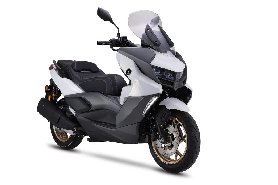 Xe tay ga 300cc giá chỉ hơn 70 triệu, bảo hành tận 6 năm: "Món hời" thế kỷ hay "cú lừa" từ hãng xe Trung Quốc?