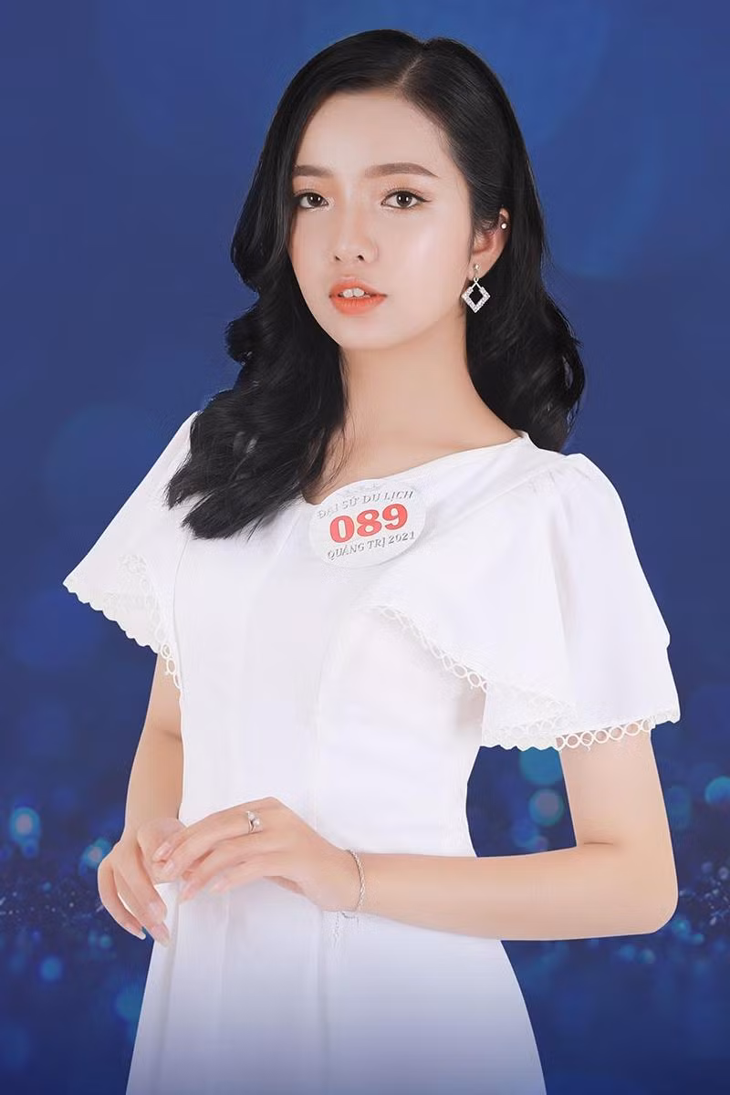 5982bab96983408512d3.jpg
