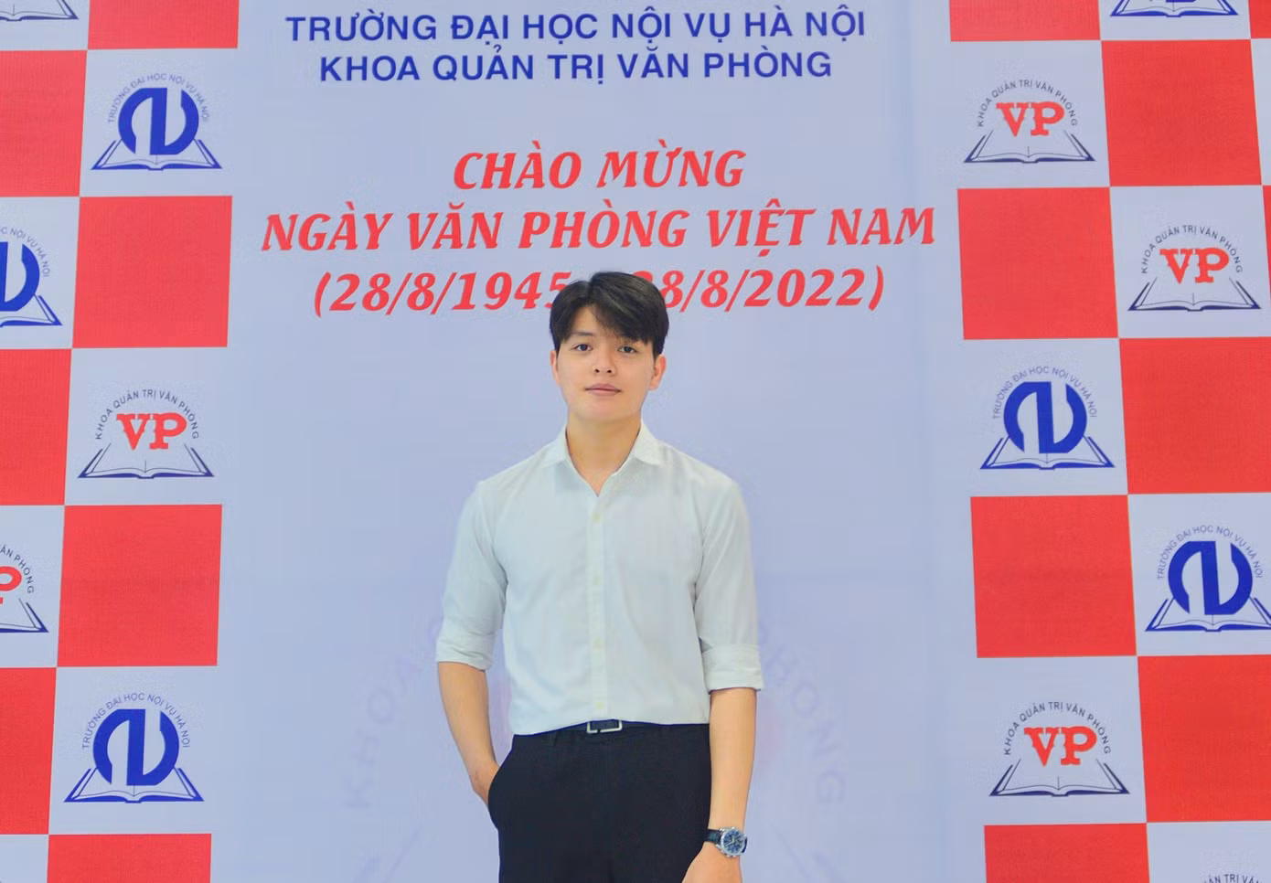 59ea8bf8e24079ea8583.jpg