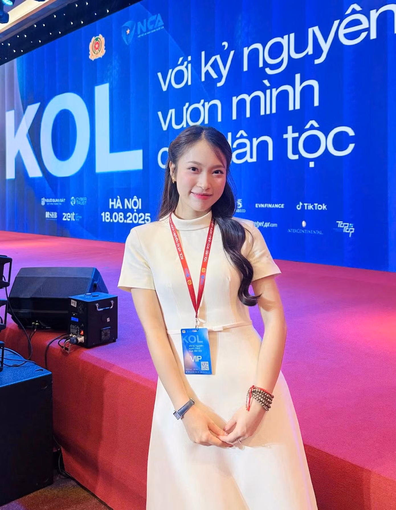 59fbb44a6b44f6400aaa.jpg