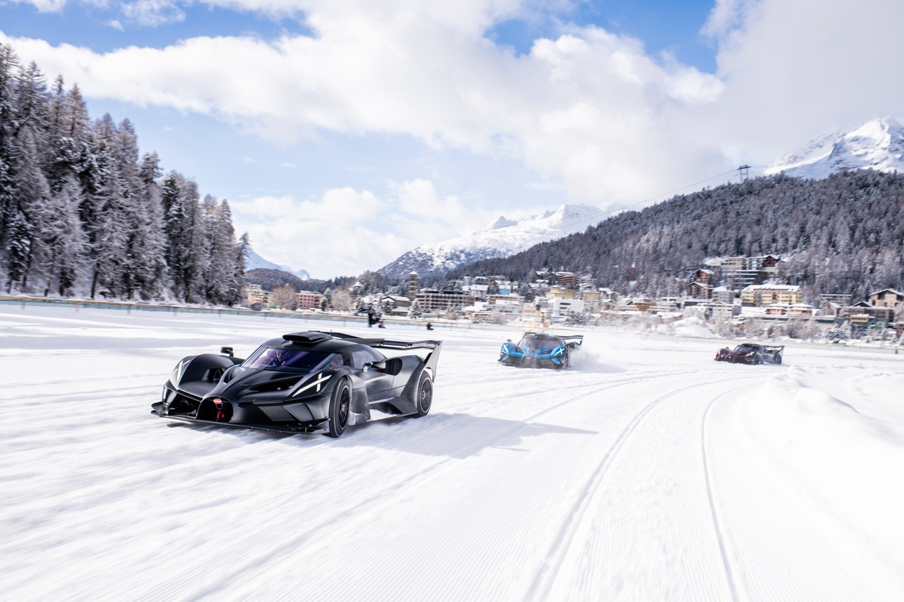 Bugatti hóa hồ băng thành sàn diễn đỉnh cao cho Veyron và Bolide ❄️