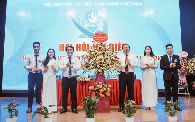 Học viện Nông nghiệp Việt Nam vừa có Chủ tịch Hội Sinh viên mới rồi nè!