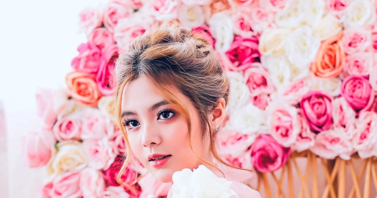 Nữ sinh Đại học Công nghiệp TP.HCM xinh như công chúa, visual đỉnh quá trời đỉnh ✨