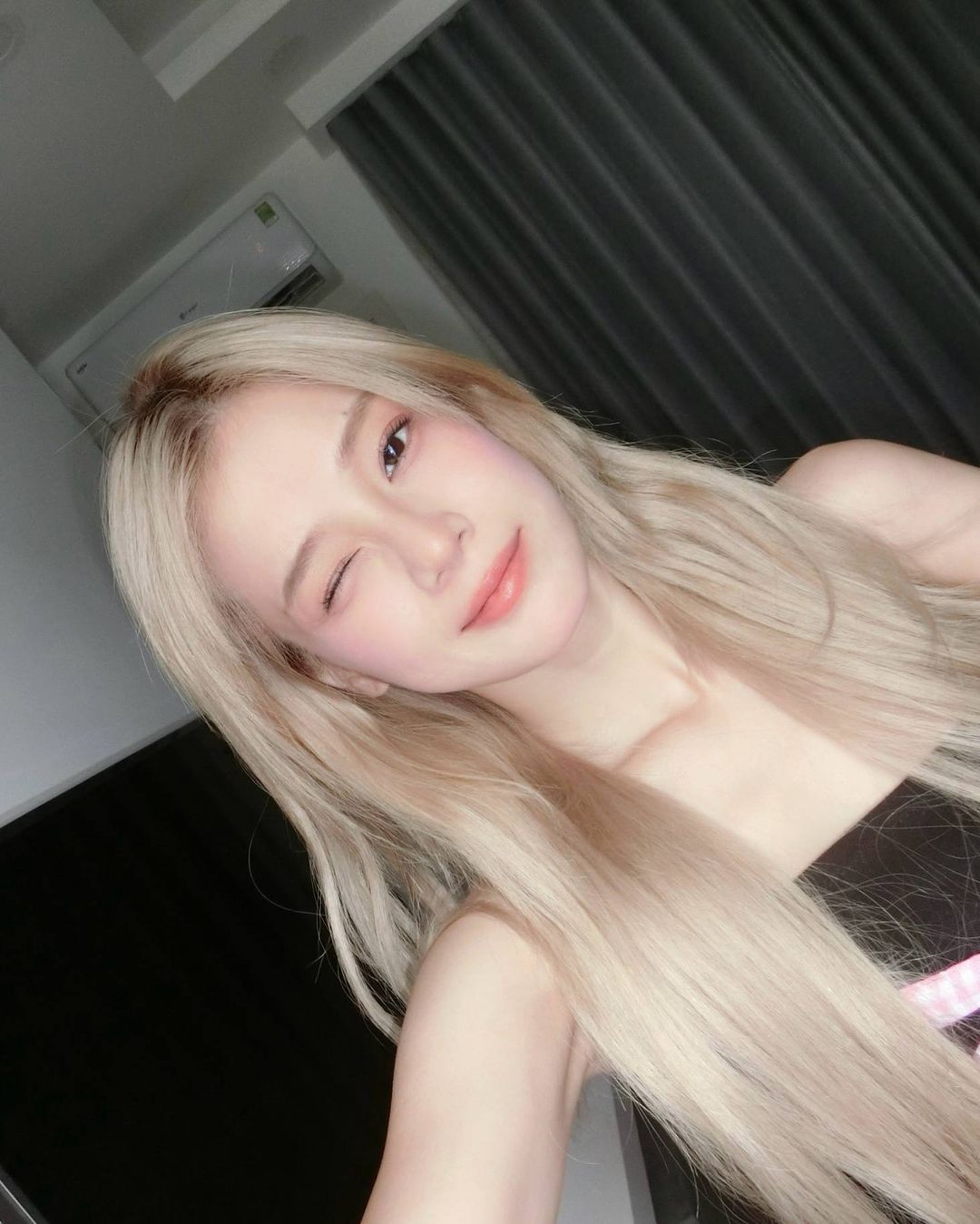 5bb9c99e83e5493428cf.jpg