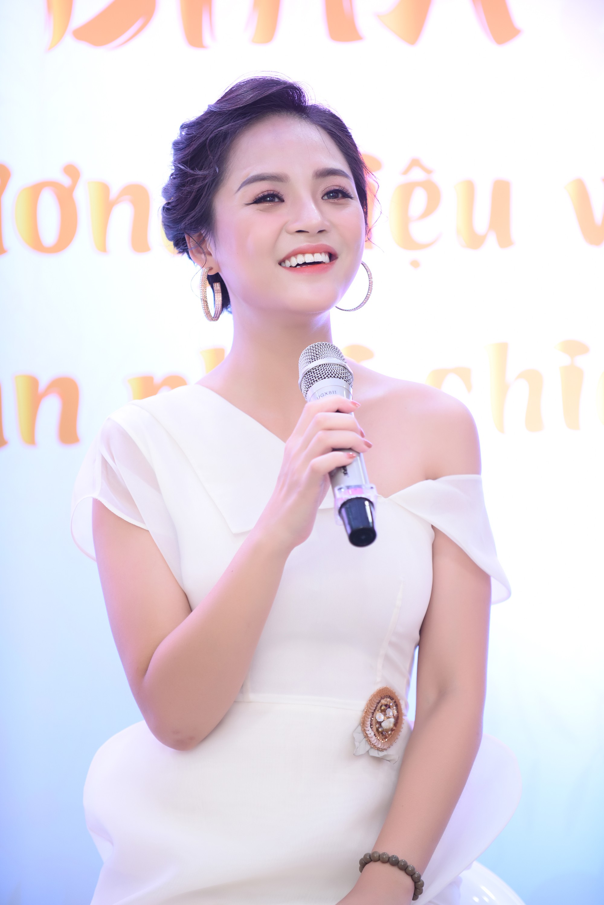 5c09f041516d72f1fb79.jpg