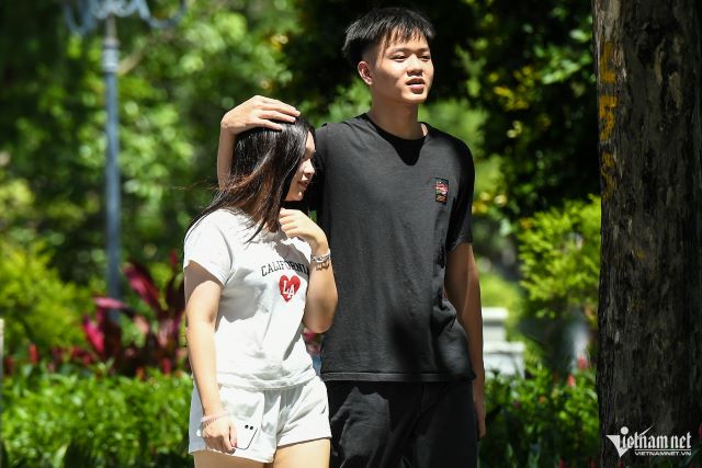 5c22536fd95fa1885ac2.jpg