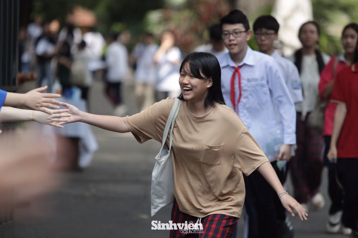 5ca9a53ffc095818be49.jpg