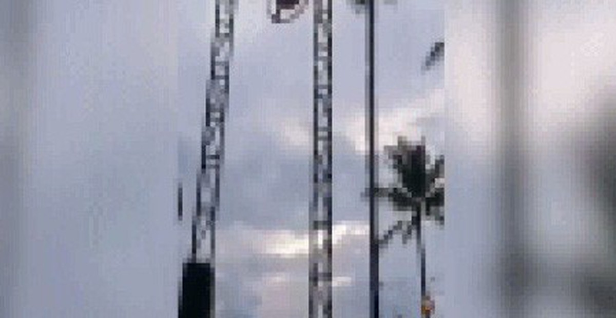 5cd40473ef27de1ecdfb.jpg