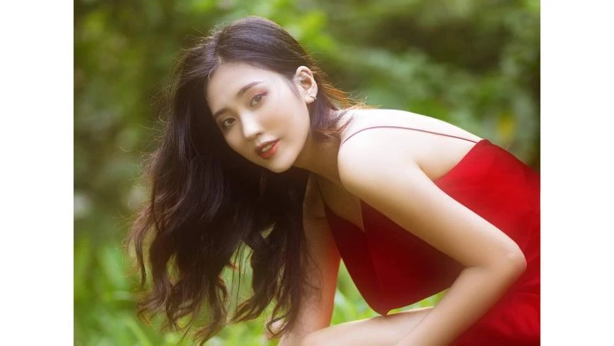 Nữ sinh quê Bắc Ninh học Bưu chính Viễn thông mê nghệ thuật hết nấc