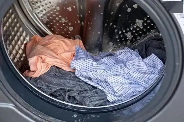 5cf0d646e5e0b3441120.png