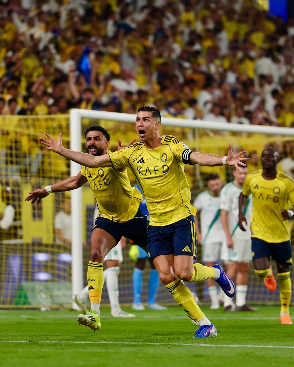 Ronaldo "phản dame" cực mạnh đồng nghiệp: Đừng có mà đổ tội nha!