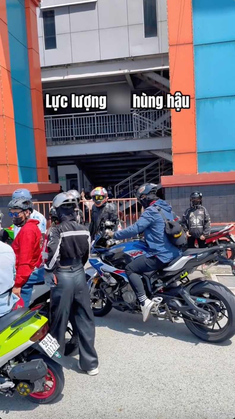 5d5246f4a4f924742fa3.jpg