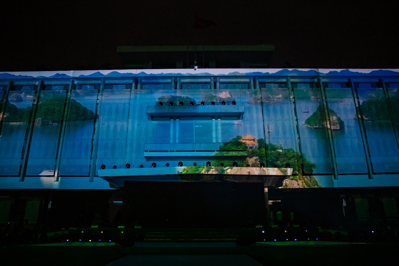 5d5399430ee6d58aedf3.jpg