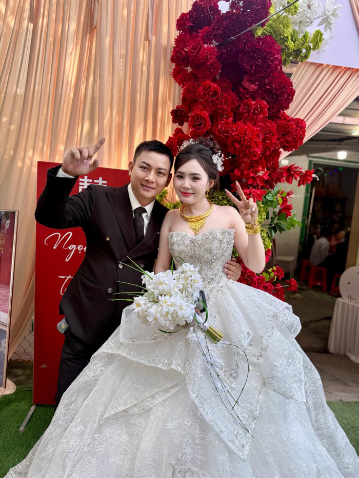5d7660c17d492f29252b.jpg