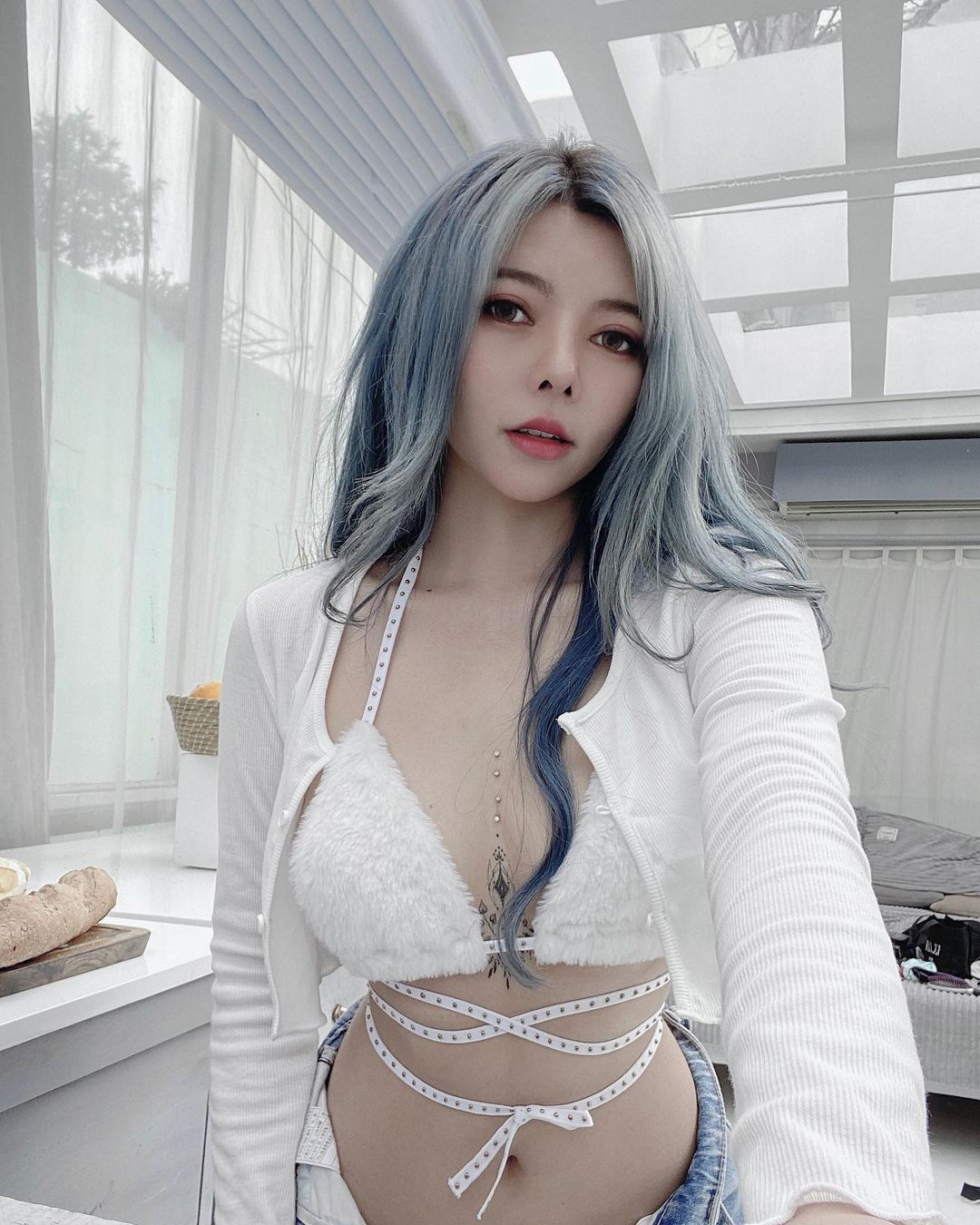 5dcbfb3f6e82d5ef8dbc.jpg