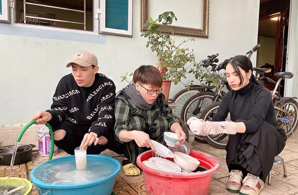Erik bật mí về tình bạn sâu nặng hơn cả "tình cảm nam nữ" với Đức Phúc và Hòa Minzy