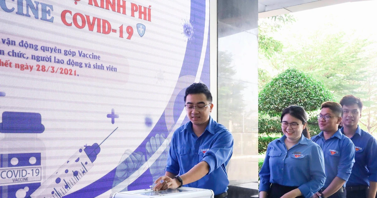SV trường ĐH Kinh tế - Luật góp 50 triệu mua vắc xin COVID-19, tinh thần đồng lòng quá xá đỉnh!