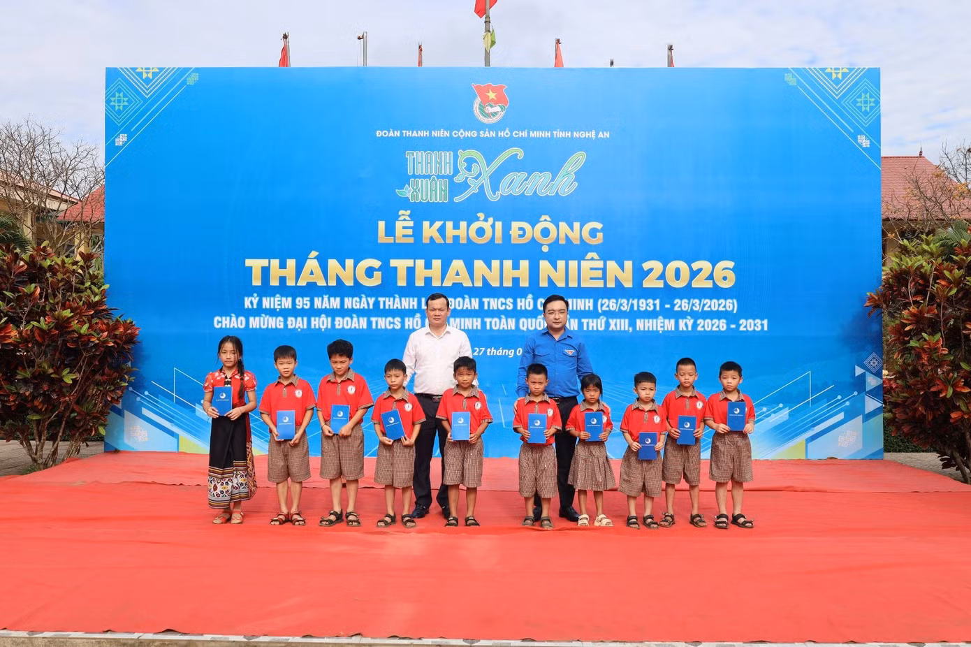 5f54a5fdc82819ac14d6.jpg