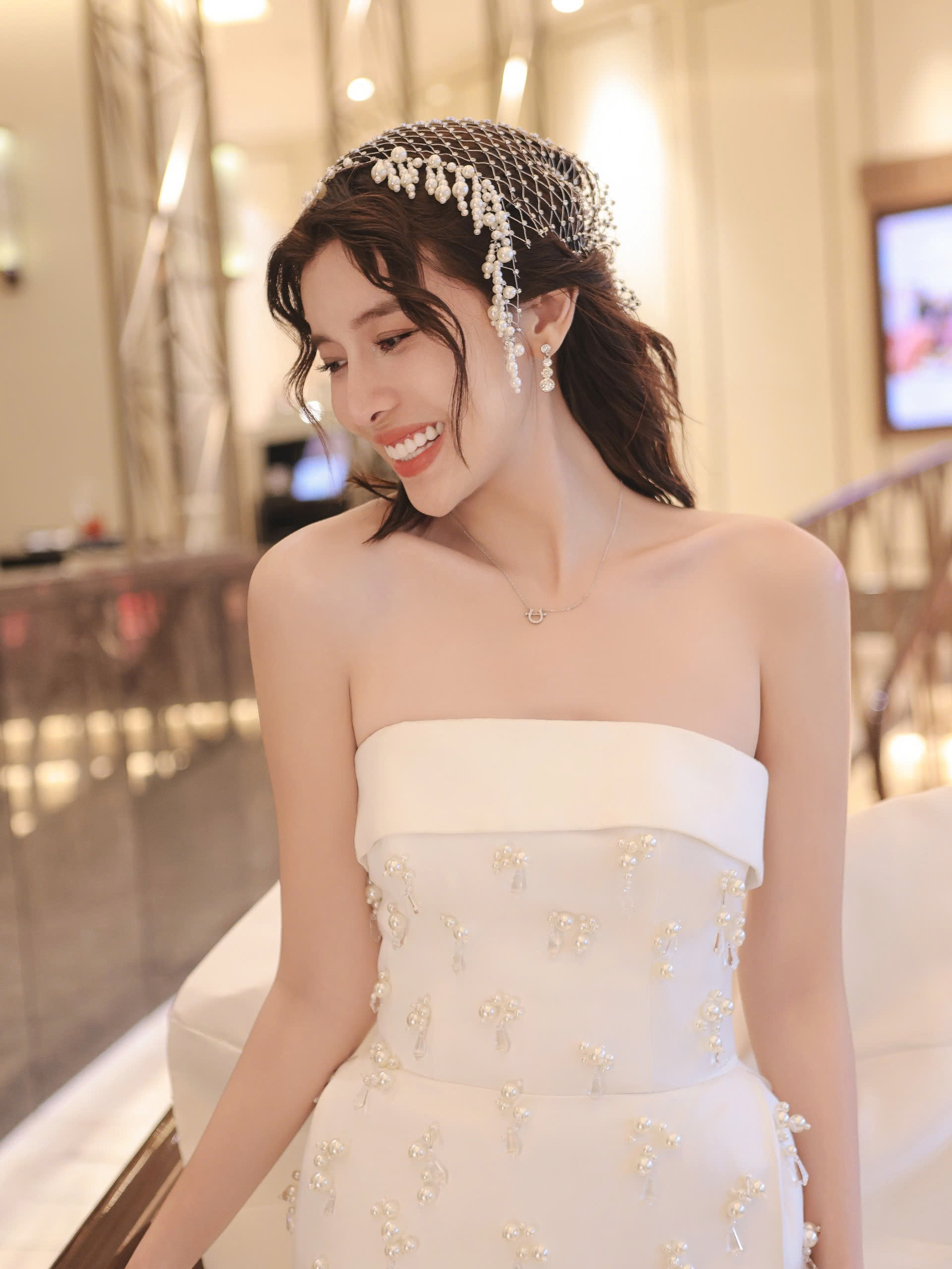 5f6115adc83d2c66a5a7.jpg