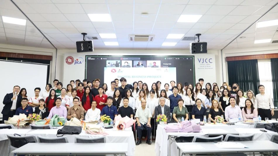 Cuộc thi Dự án Kinh doanh số DBIZ1: Nơi sinh viên Ngoại thương "flex" tài năng số hóa kinh doanh