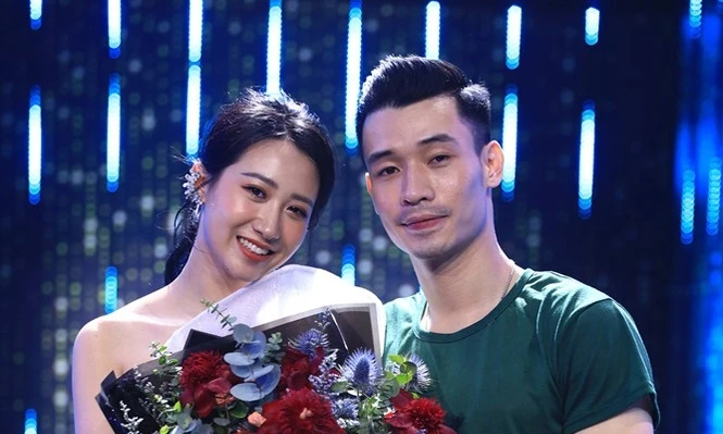 Chàng quân nhân 6 múi "thả thính" cực ngọt, nữ doanh nhân xinh đẹp "đổ gục" ngay lập tức ❤️