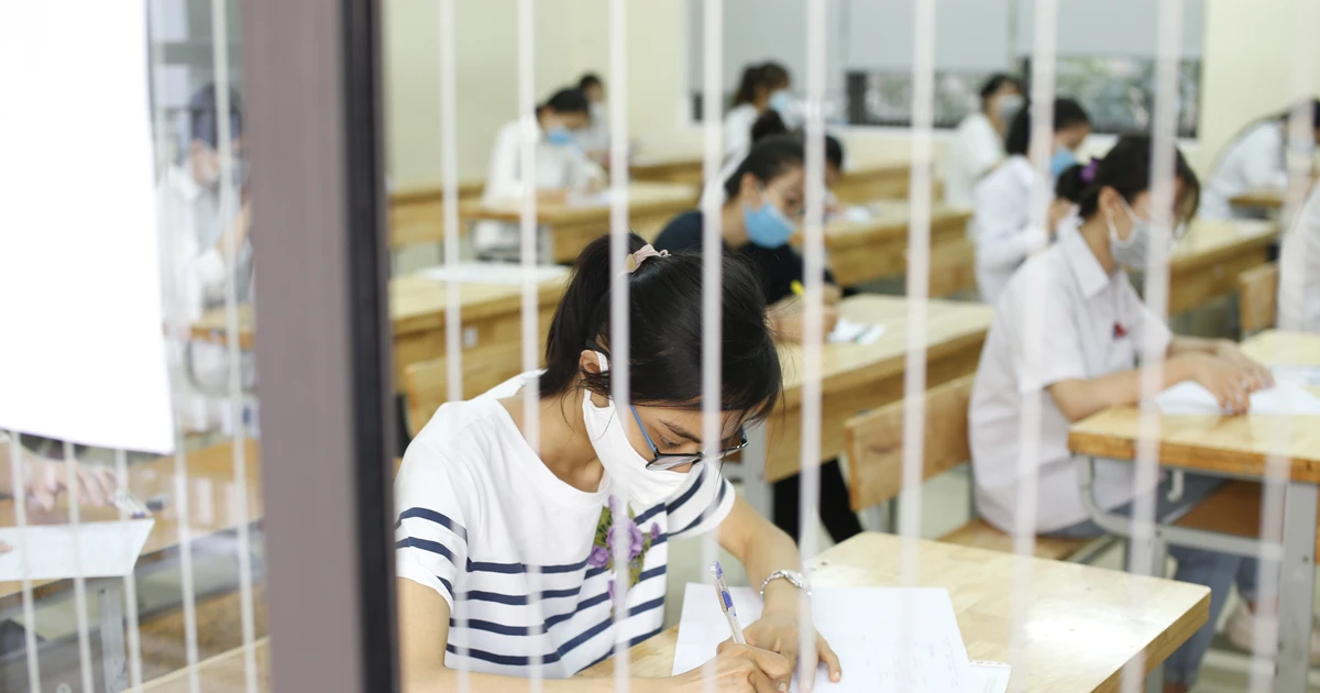 Bộ GD-ĐT sắp thả "info nóng" về phương án thi và tuyển sinh năm 2021 rồi nè!