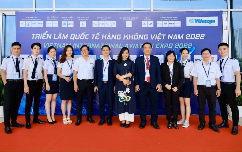 60b67bccb5333b0a4cb0.jpg