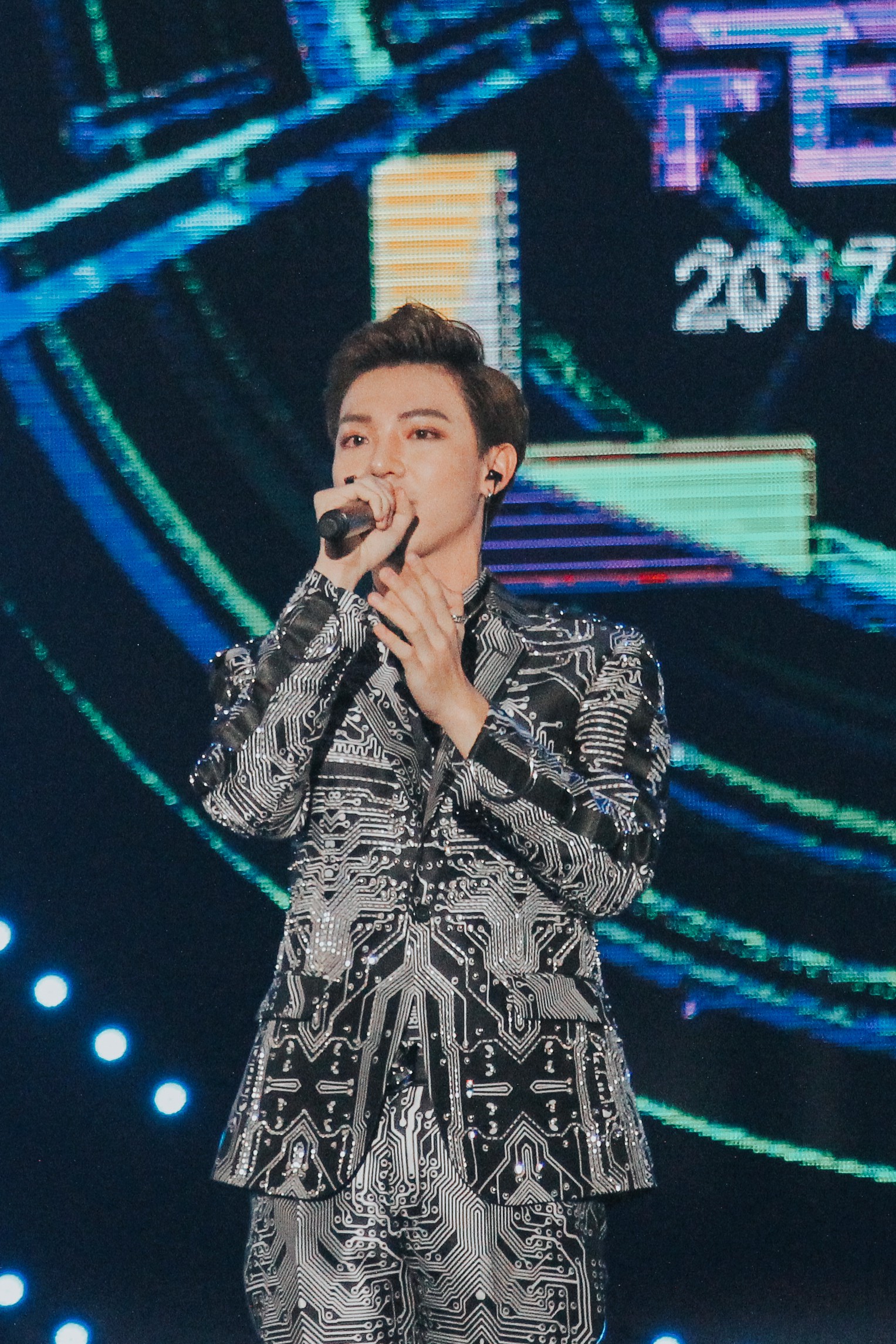 614fa3be84de494b25bb.jpg