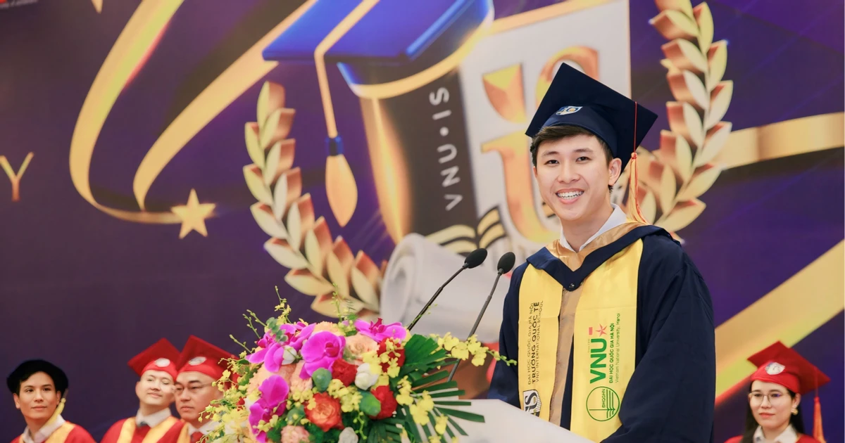 Thủ khoa Trần Lê Hoàng Thắng và hành trình "flex" GPA 3,91 cùng núi giải thưởng xịn xò