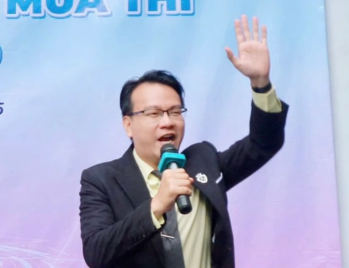TS Đào Lê Hòa An "thả thính" động lực cực mạnh cho 2000+ sĩ tử Cần Thơ chuẩn bị vượt vũ môn