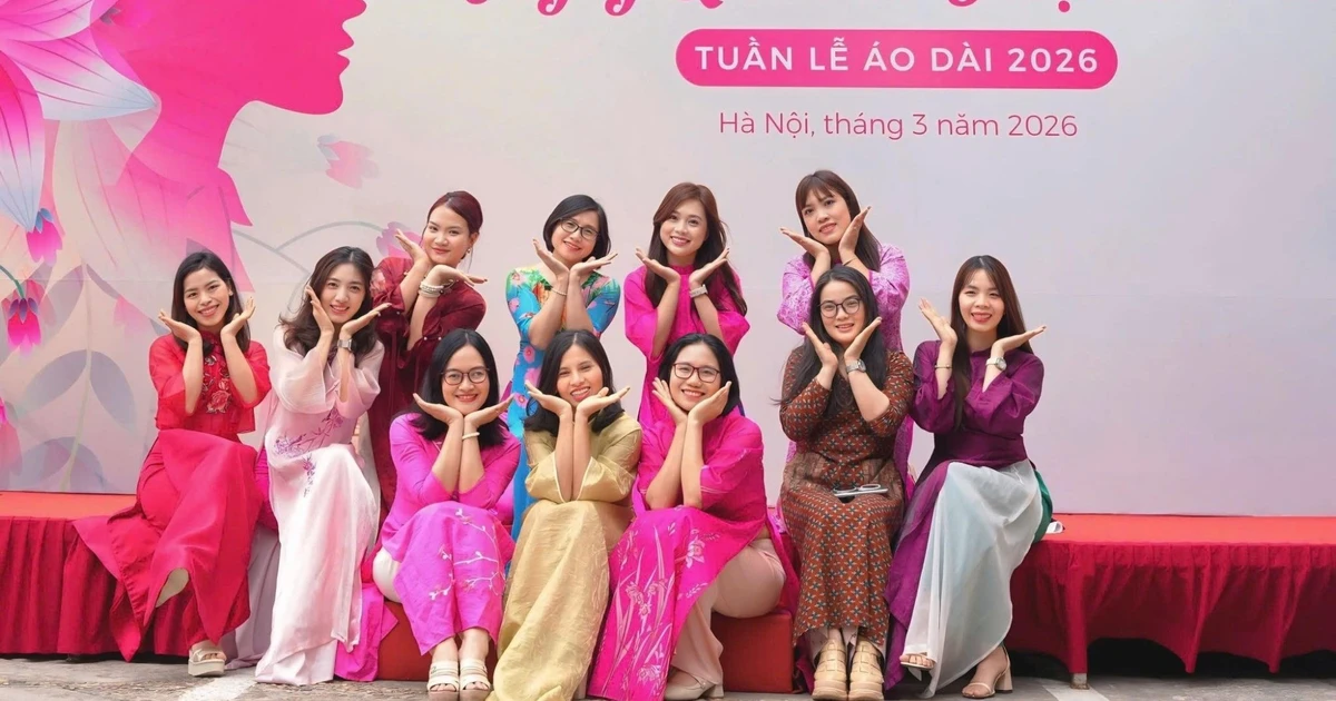 Giảng viên, sinh viên Học viện Tài chính xinh xỉu trong 'Tuần lễ Áo dài 2026' nhân dịp 8/3