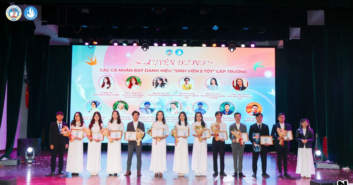 Gala Sinh viên 5 Tốt 2023: Nơi những vinh quang cháy sáng tại ĐH Kinh tế Quốc dân