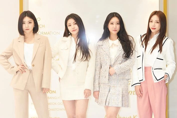 BTS vẫn giữ vững ngôi vương tháng 3, Brave Girls bất ngờ vượt mặt Rosé giành hạng 2 xịn sò