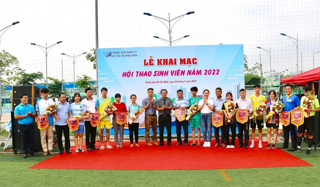 Hội thao SV khối ĐHQG TP.HCM "cháy" hết nấc, sinh viên thỏa sức đốt calories sau 2 năm ở nhà chống dịch ⚽