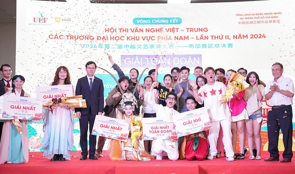15 trường đại học bùng nổ tại Chung kết Hội thi văn nghệ Việt - Trung ✨