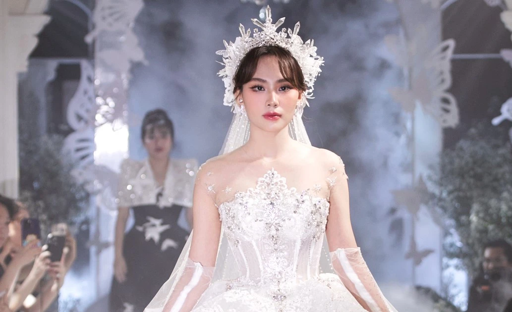 Nàng hậu "đa zi năng" Mai Phương "càn quét" sàn catwalk, cày từ thiện cực mạnh trước thềm Miss World 2024