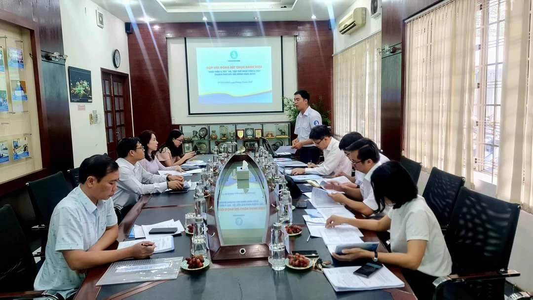 Ghen tị với 236 sinh viên TP.HCM được xướng tên "Sinh viên 5 tốt" năm 2022 quá trời!