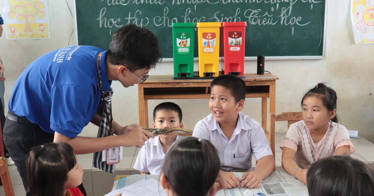 Chiến dịch 'Mùa Hè Xanh' siêu ý nghĩa của đám sinh viên Báo chí nè!