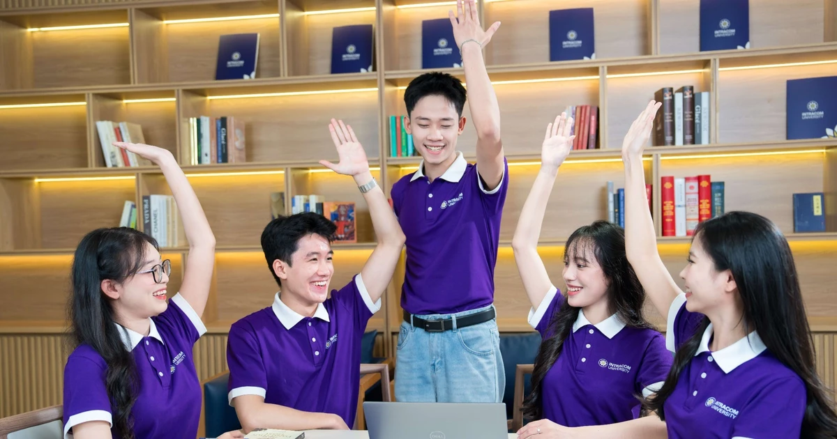 Đại học giờ phải "real" hơn: Intracom Uni làm gì mà sinh viên chưa ra trường đã có việc?