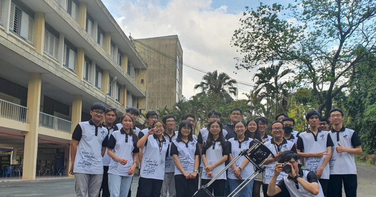 Gen Z tự chế kính thiên văn xịn sò, chuẩn bị chinh phục sao Hỏa ✨