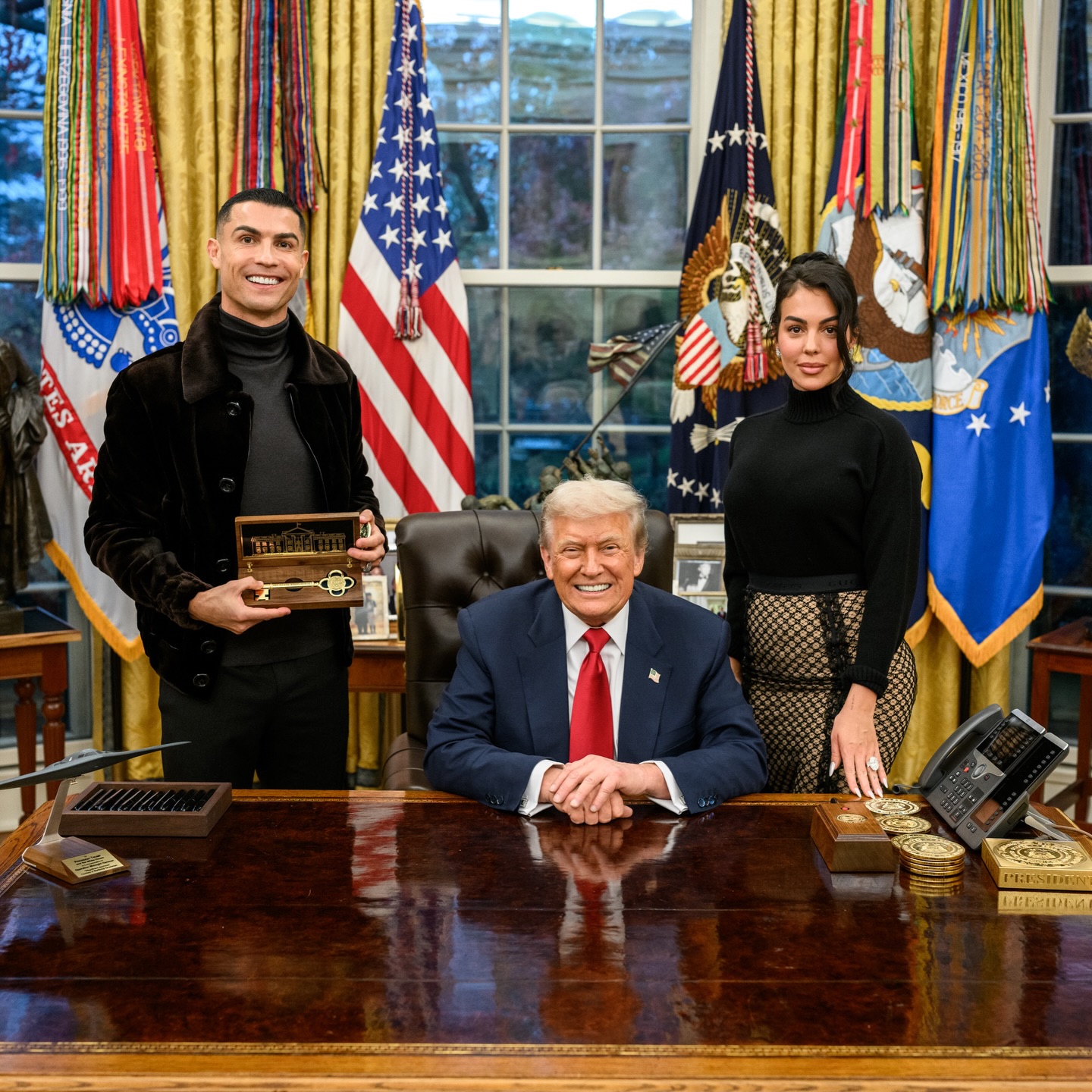 671de51d70f2337de7a5.jpg