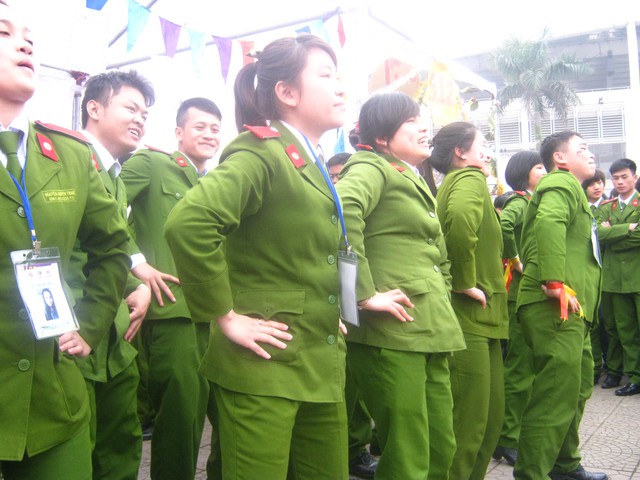 6775c18efc0c3646f043.jpg