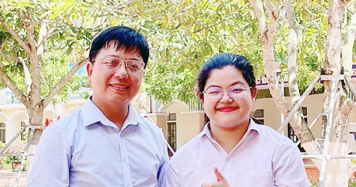 Lớp học có 7 điểm 10 và thầy giáo 'mát tay' ở Ninh Bình – Câu chuyện đỉnh của chóp năm 2025!