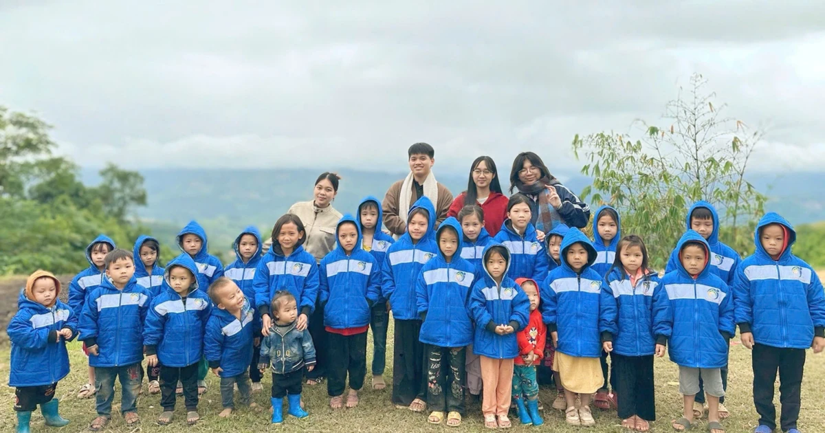 Chuyến thiện nguyện đầy cảm xúc cùng "Mái Nhà Hy Vọng" - Khi trái tim gen Z hướng về miền cao