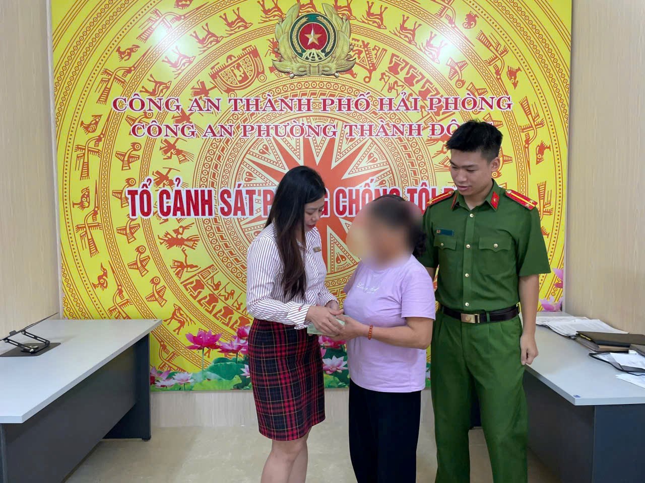 6831fee1b1300254419a.jpg
