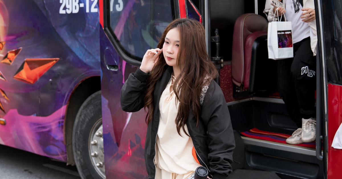 Hàng ngàn game thủ lên xe bus đổ bộ Quảng Ninh, chảo lửa chung kết Đấu Trường Danh Vọng nóng rực trước giờ G