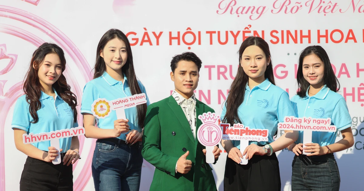 Ca sĩ Hồ Văn Kãnh cất giọng "chanh sả" cực đỉnh, truyền lửa tại Ngày hội tuyển sinh Hoa hậu Việt Nam 2024