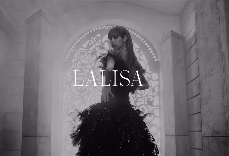 Lisa 'phá đảo' mọi BXH chỉ trong 24h: Vượt mặt 'Nữ hoàng K-pop' BoA, chỉ thua mỗi... chính BLACKPINK thôi