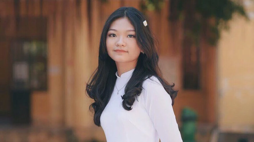 Nữ sinh Hà Đông "leo rank" thủ khoa đầu vào: Bí kịp gì mà xịn thế?